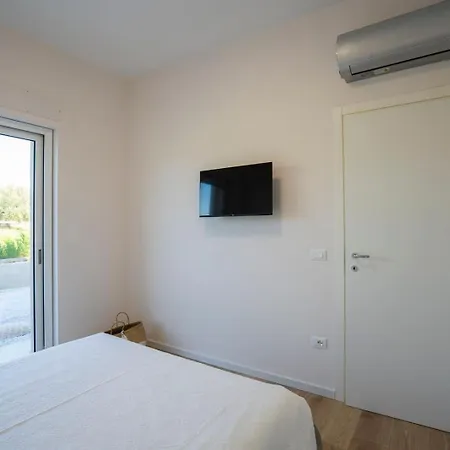 Villa Adele - Family Apartments With Panoramic Pool