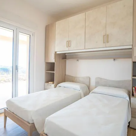 Villa Adele - Family Apartments With Panoramic Pool 公寓 *