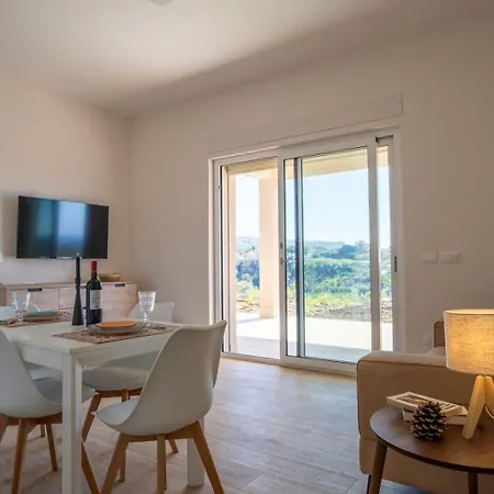Adele - Family With Panoramic Pool Apartamento Ricadi