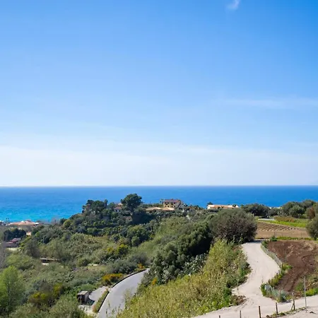 Villa Adele - Family Apartments With Panoramic Pool Santa Domenica (Vibo Valentia)