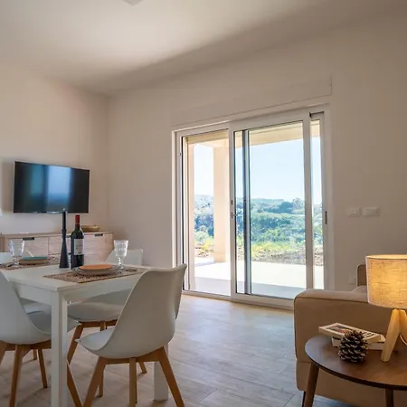 Adele - Family With Panoramic Pool *