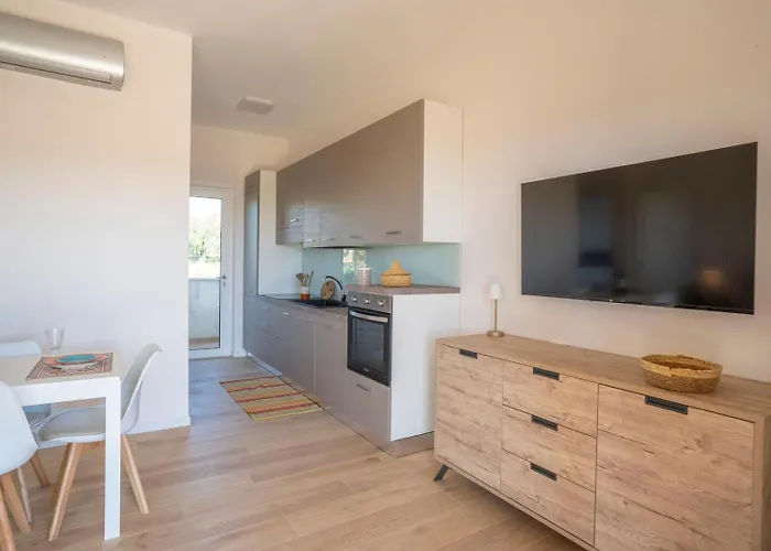 Villa Adele - Family Apartments With Panoramic Pool *