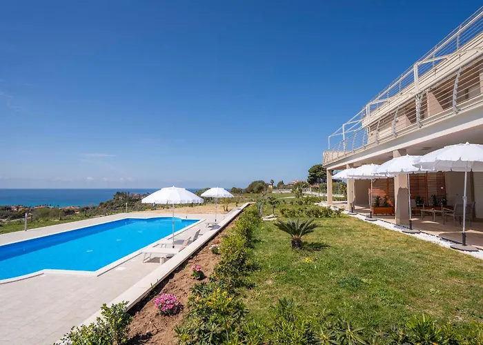 Apartamento Adele - Family With Panoramic Pool Santa Domenica (Vibo Valentia)