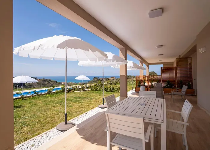 Adele - Family With Panoramic Pool * Santa Domenica (Vibo Valentia)