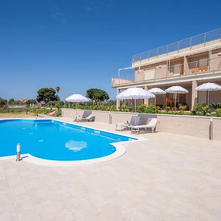 Adele - Family With Panoramic Pool Lägenhet Ricadi